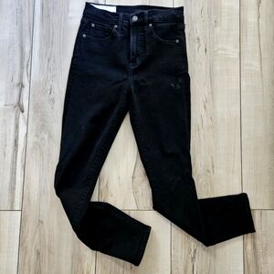GAP Black Skinny Jean - Size 26
